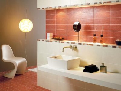 Operazione “rivestimento bagno”