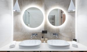 Scopri di più sull'articolo Tendenze arredo bagno 2023: dai materiali naturali ai dettagli colorati