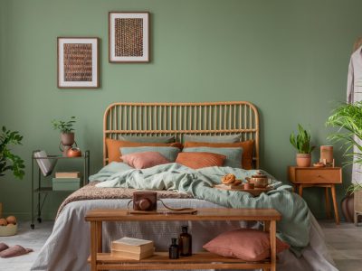 Utilizzare il verde in camera da letto: idee per dipingere le pareti, tessili e altri elementi d’arredo