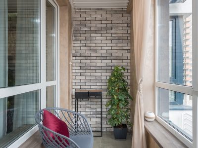 Come chiudere un balcone in modo economico: idee e suggerimenti