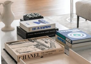 Scopri di più sull'articolo Libri da decorazione: cosa sono i coffee table book