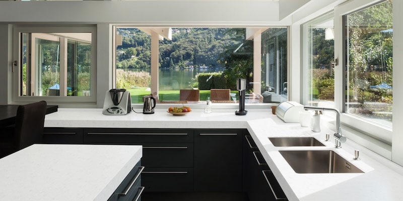 Al momento stai visualizzando 10 trucchi per tenere pulita la cucina [+ prodotti consigliati]
