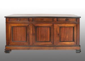 Scopri di più sull'articolo Un tocco vintage alla tua casa con le credenze antiche