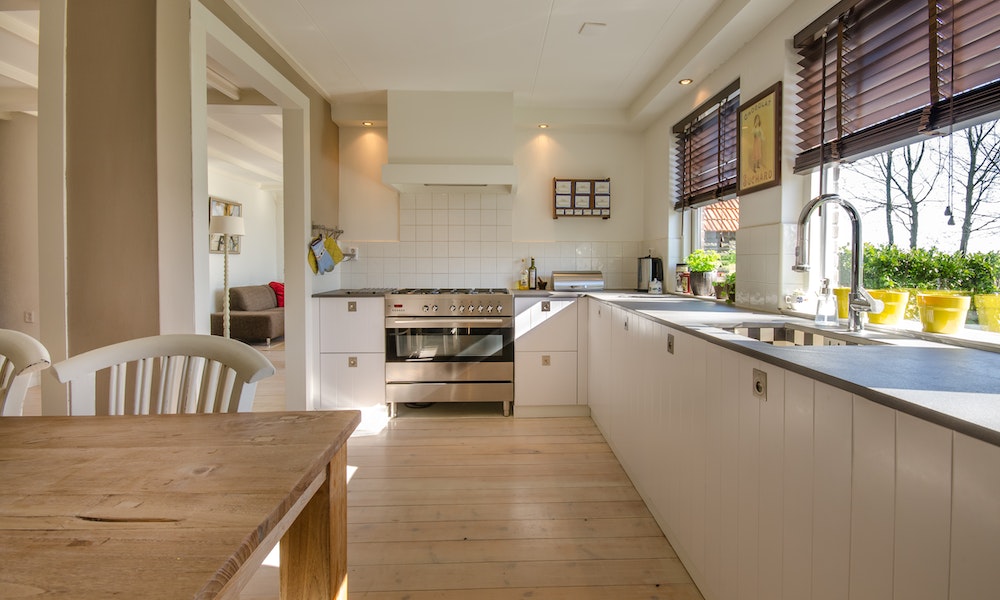 Al momento stai visualizzando Cucina abitabile: requisiti e consigli per arredarla al meglio
