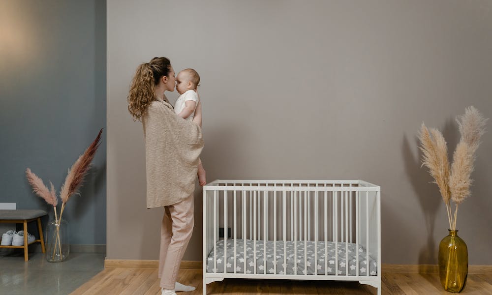 Al momento stai visualizzando Perché scegliere una culla montessoriana