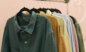 Scopri di più sull'articolo Come organizzare l’armadio di un uomo: guida al guardaroba maschile