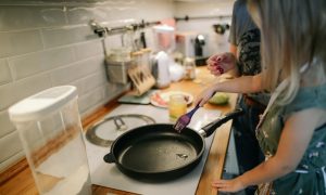 Scopri di più sull'articolo Come arredare una cucina moderna piccola: soluzioni salvaspazio ed elettrodomestici su misura
