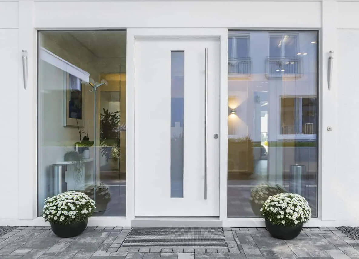 Al momento stai visualizzando Porte blindate di design: scopriamo i modelli con vetro