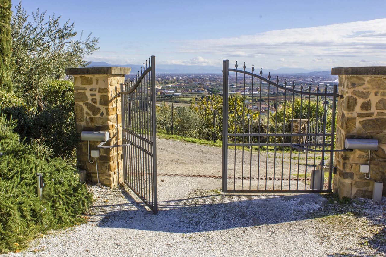 Al momento stai visualizzando Recinzioni di sicurezza per il giardino: tipologie + consigli
