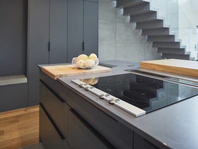 I migliori materiali per rivestire la cucina: top e ante