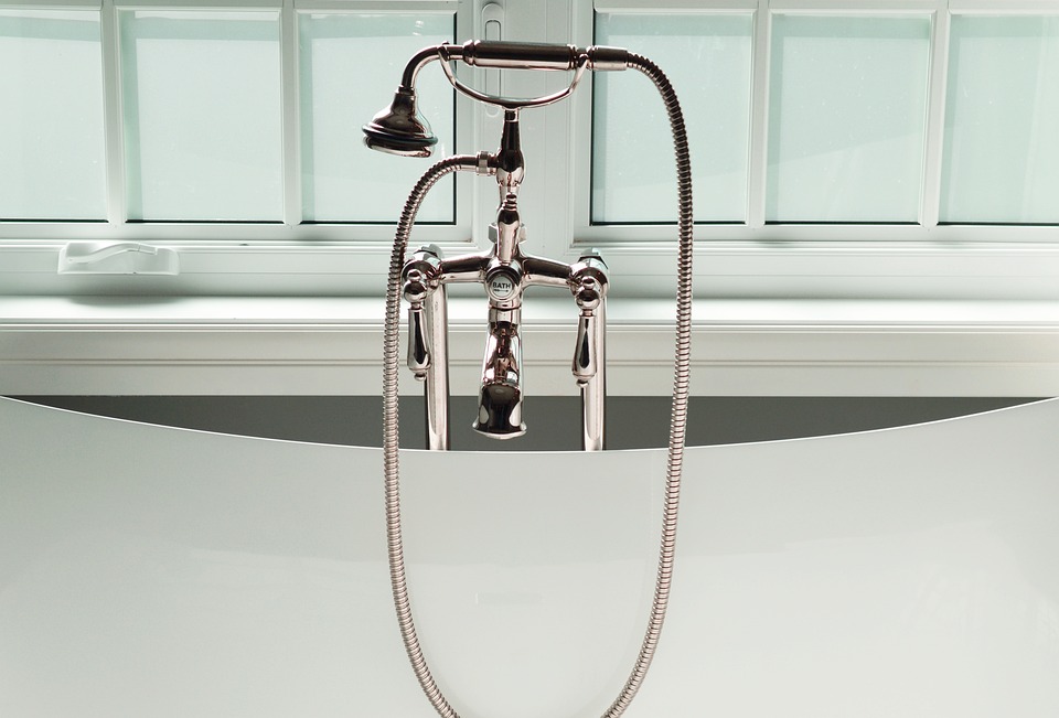 Al momento stai visualizzando Rubinetti da bagno: quale stile scegliere tra classico e moderno